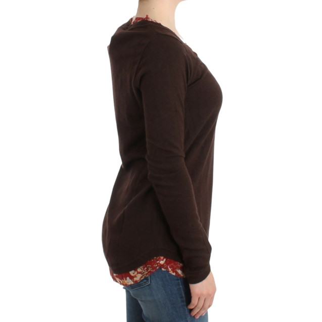 Brown crewneck sweater