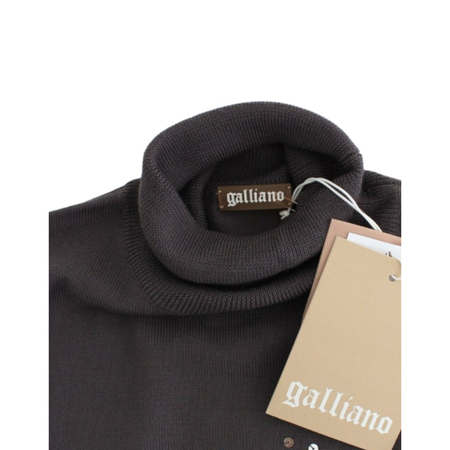 Brown turtleneck cotton sweater