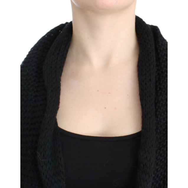 Black sleeveless knitted cardigan