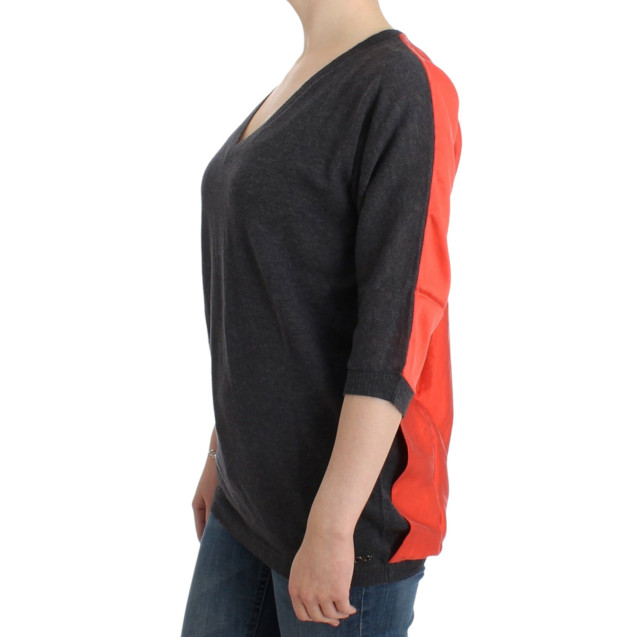 Gray short sleeved sweater