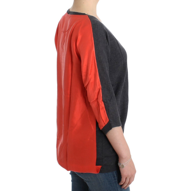 Gray short sleeved sweater